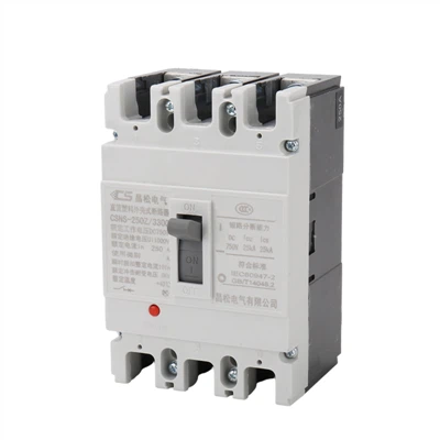 Como o desempenho de um AC MCB muda com a altitude?